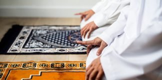 Përse Allahu kërkon nga njerëzit ta adhurojnë?