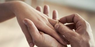 A lejohet martesa me një djalë që s’e fal namazin?