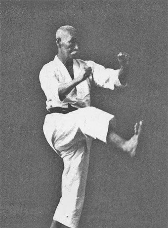 A lejohet karateja si stërvitje?