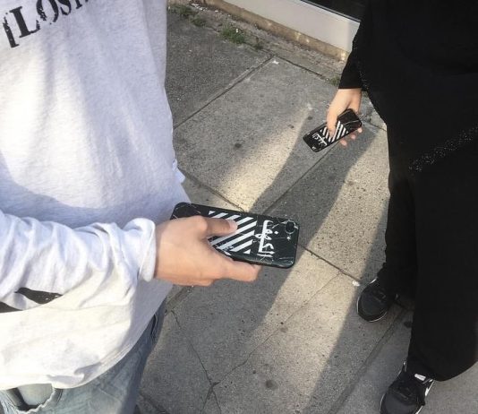 A lejohet biseda mes meshkujve dhe femrave të panjohur?