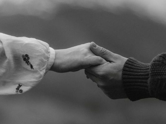 A duhet ta shkurorëzoj gruan pasi ende nuk është mbuluar?