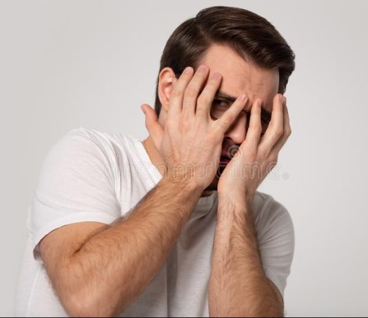 A është mungesë imani frika nga njerëzit?