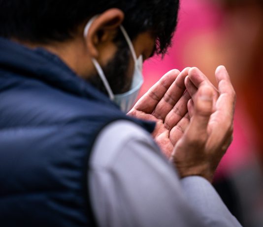 Ai e urren jetën dhe e dëshiron vdekjen