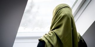 Si shihen muslimanët nga të tjerët dhe si e shohin ata veten e tyre?