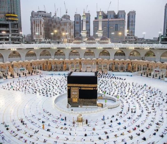 A duhet të bëjë më shumë tavaf apo më shumë namaz në Qabe?