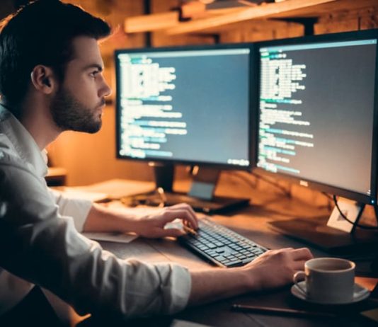 A ju lejohet studentave të shikojnë rezultatet dhe notat e shokëve të klasës pa lejen e tyre?