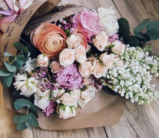 A lejohet shitja e luleve për 7 dhe 8 Mars?