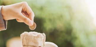 A duhet të jepet zekati për çdo vit apo vetëm njëherë?
