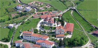 A lejohet studimi në shkollat e krishtera?