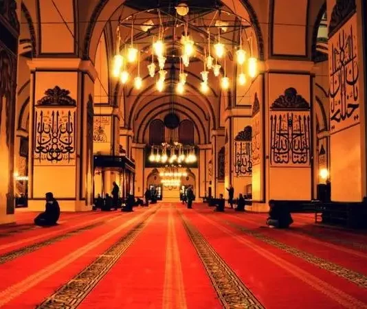 A është i lejuar itikafi për femrat?