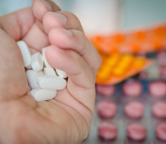 Nëse agjërimi shkakton gjakderdhje të rëndë menstruale, anemi dhe letargji, a mund të mos agjërojë femra?