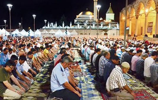 A është bidat namazi i natës me xhemat në Ramazan?