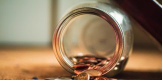 A kemi përgjegjësi nëse u japim para familjarëve dhe ata i shfrytëzojnë në gjëra jo të lejuara?