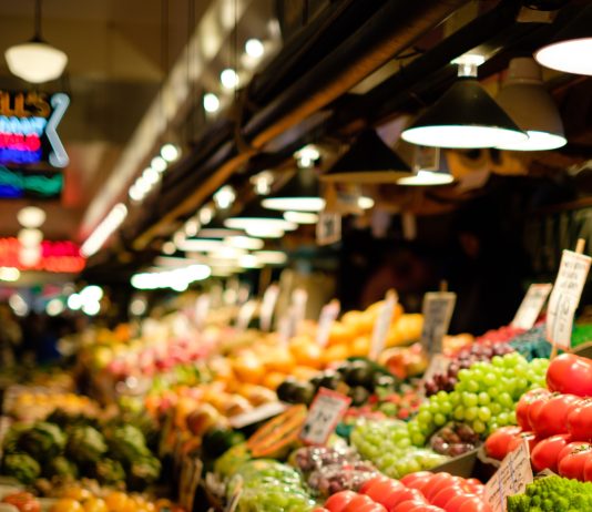 A lejohet të blihet e gjithë sasia e një produkti për të kontrolluar çmimin e tij në treg?