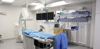 A lejohet ndërhyrja kirurgjike në buzë meqë aty e kam një shenjë?