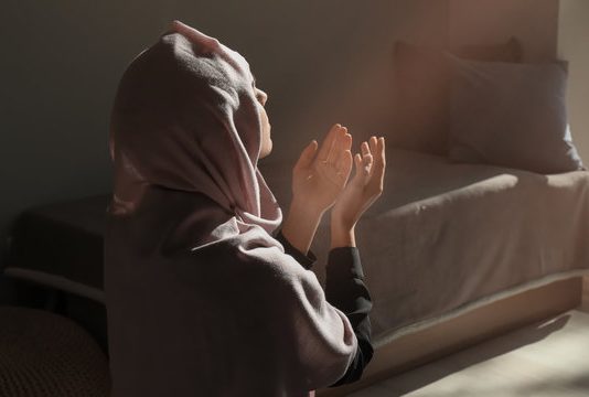 A i pranohet duaja femrës gjatë ciklit të saj menstrual?