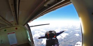 A lejohet të hidhemi me parashutë (skydiving)?