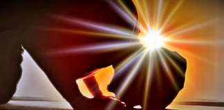 A lejohet ta madhërojmë Allahun më shumë se nga tre herë në ruku dhe në sexhde?