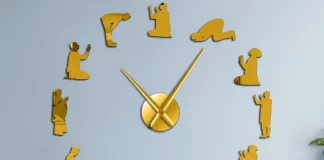 A lejohet të falemi para pasqyrës?
