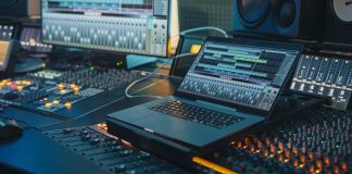 A lejohet përdorimi i efekteve zanore në recitimet e Kuranit?