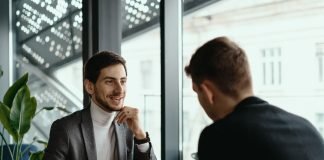 Shembuj të llojeve të lejuara të shakave dhe vendimi për të thënë shaka të sajuara