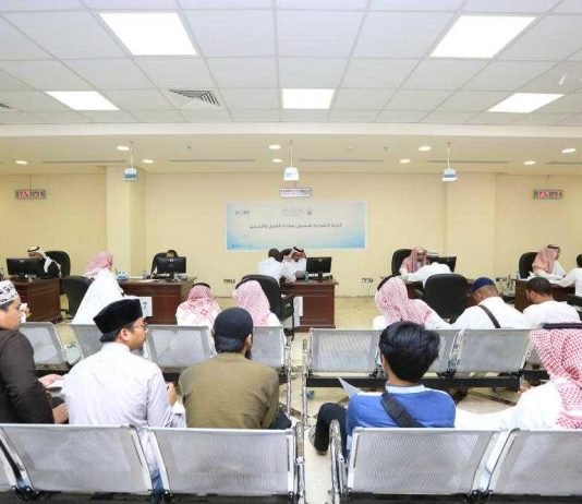 Ai dëshiron të divorcohet nga gruaja e tij në mënyrë që të jetë i lirë të fokusohet në kërkimin e dijes