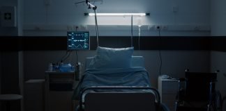 Ai ka goditur një burrë, i cili ka ndërruar jetë pasi e ka dërguar në spital. Çfarë duhet të bëjë ai tani?