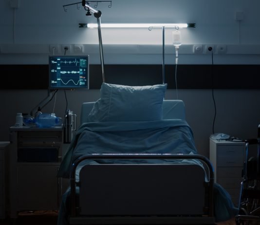 Ai ka goditur një burrë, i cili ka ndërruar jetë pasi e ka dërguar në spital. Çfarë duhet të bëjë ai tani?