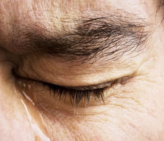 Kur më zë mallkimi i prindërve?