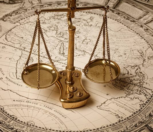 A është e ndaluar të punuarit si jurist?