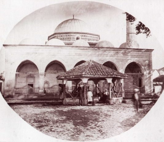 A duhet të sillen muslimanët që frekuentojnë xhamitë më me përgjegjësi, se sa ata që nuk falen?