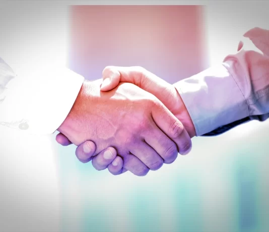 A lejohet të betohesh rrejshëm me qëllim që të pajtosh mes dy personave?