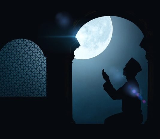 Si falet namazi i natës?