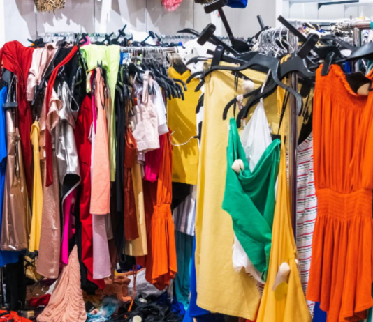 A lejohet të blej rroba dhe gjëra të tjera që të përfitoj nga zbritjet gjatë krishtlindjeve?