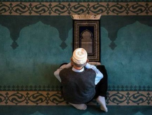 Si falet namazi i teubes(pendimit)?