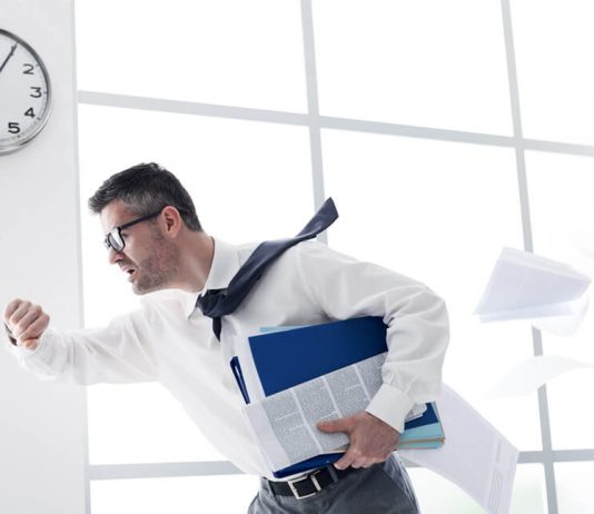 Gjykimi i shkuarjes me vonesë në punë dhe dalja para kohes prej saj