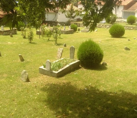 A lejohet të thuhet: “Allahu ia lehtësoftë dënimin e varrit”, për një të vdekur…?