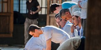 Si duhet vepruar kur nuk arrin t’i falesh namazet në kohën e tyre për shkak të studimeve?
