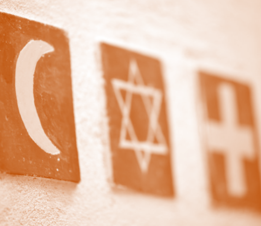 Çfarë do të ndodhë me ata njerëz që thonë se janë të krishterë ose hebrenj, por besojnë në Teuhid, në Ditën e Gjykimit (Kijametit)?