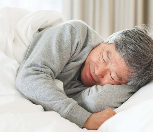 A bëhen rrobat të papastra nëse unë bëj gjumë me to?