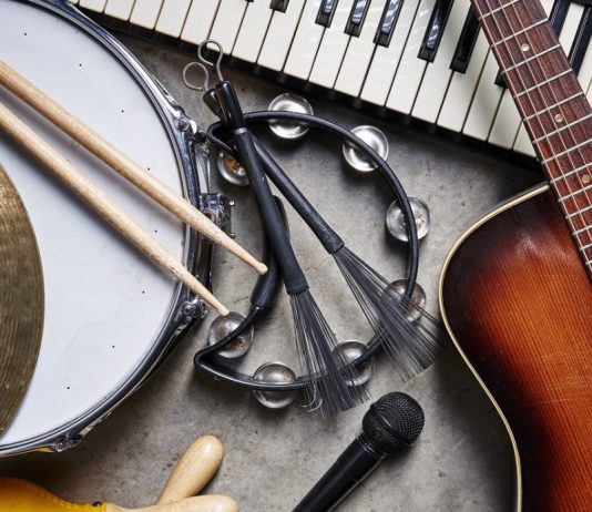 Disa thonë se muzika që nuk nxit emocionet është e lejuar, cili është mendimi juaj?