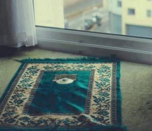 A lejohet falja në një sexhade që ka figurën e Qabes?