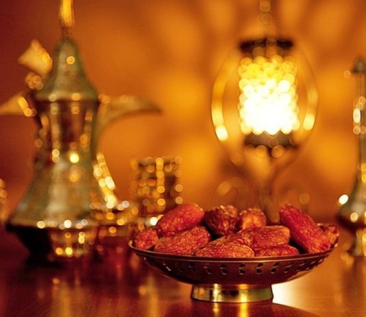 Cili është gjykimi për atë që e prish agjërimin para perëndimit të diellit, duke menduar se ajo është koha e saktë e iftarit?