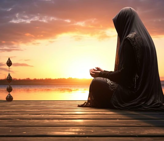 Kur duhet të fillojmë faljen e namazit pas pastrimit nga cikli menstrual?