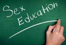 Si duhet të trajtohet edukimi seksual në kurrikulën shkollore?