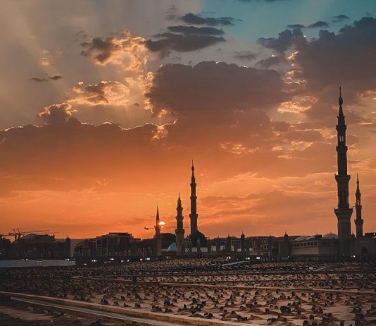 Si t’i përgjigjemi atij që e mohon dënimin në varr?