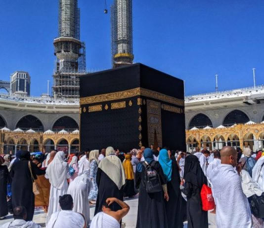 Kur është bërë obligim namazi e kur agjërimi i Ramazanit dhe kur është bërë obligim haxhi?