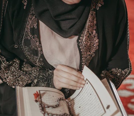 Si bëhet rukja me frymëmarrje mbi ujë, rroba e gjëra të tjera?