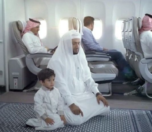 Si duhet të falemi kur jemi në avion?!
