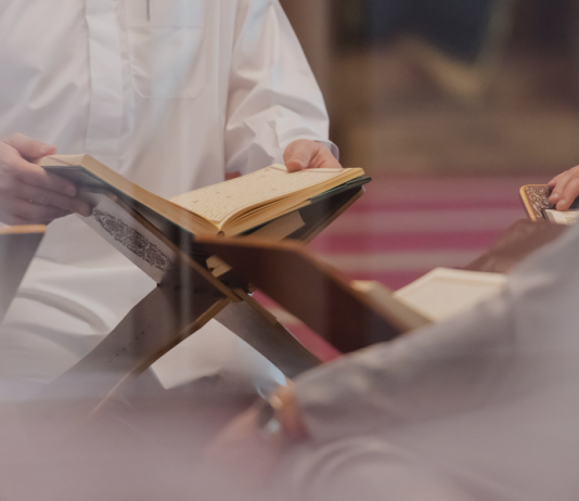 Ai që mëson nga Kurani përmendësh pastaj e harron, a ka mëkat për këtë?